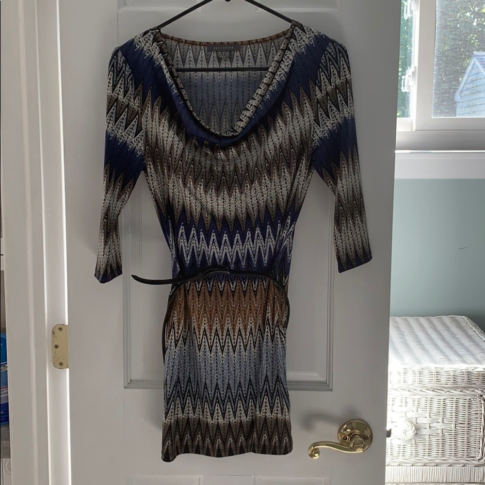 Zigzag tunic top